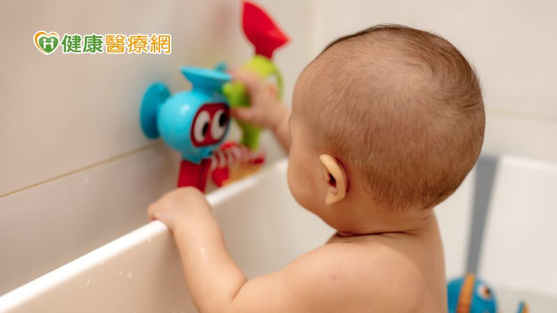 家中4處是兒童燒燙傷高風險場域！預防也需注意洗澡水別超過「這溫度」