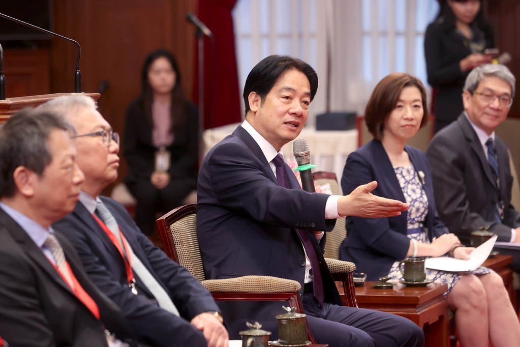 接見藥師公會 總統：調整健保藥品給付標準 支持國產藥品研發