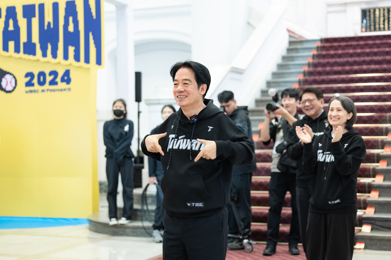 12強／為台灣隊慶功 總統：感謝將台灣推上世界第一 團結就能走更遠
