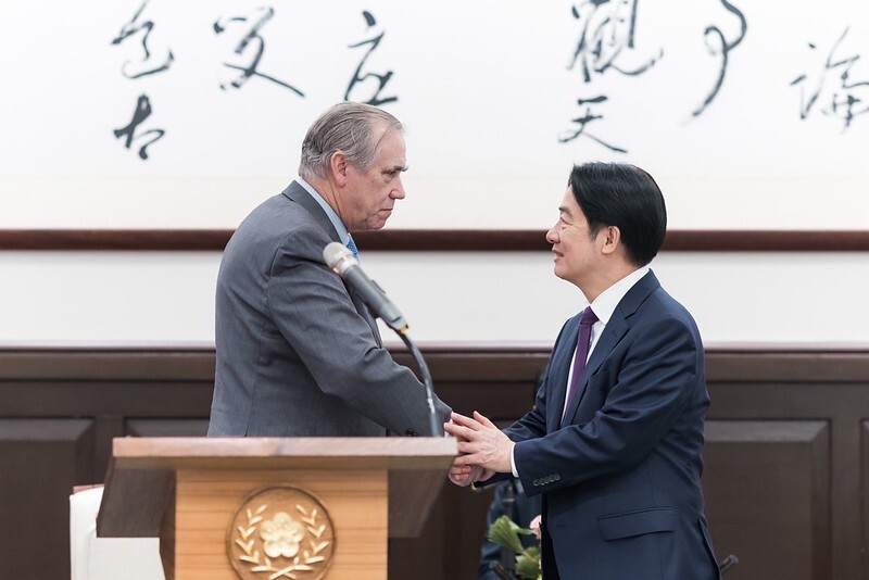 接見美參議員莫克利 總統盼台美避免雙重課稅法案今年完成立法