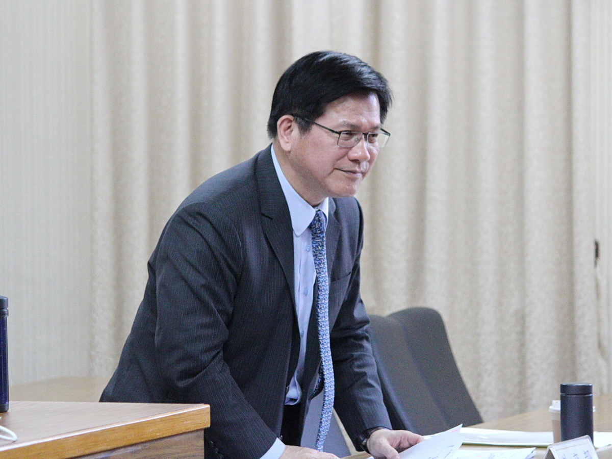 總統出訪 林佳龍：秉持安全、尊嚴、便利、舒適四原則