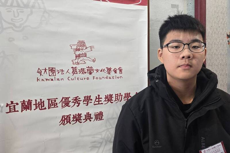 打工存錢想幫阿嬤買洗衣機 江冠辰背家中重擔獲表揚