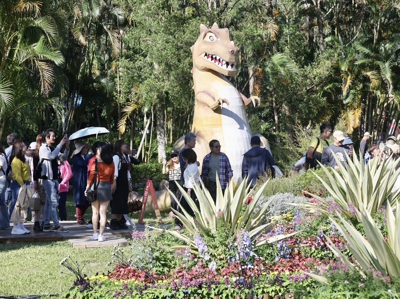 北東濕涼 新竹以南溫暖微熱白天可達29度