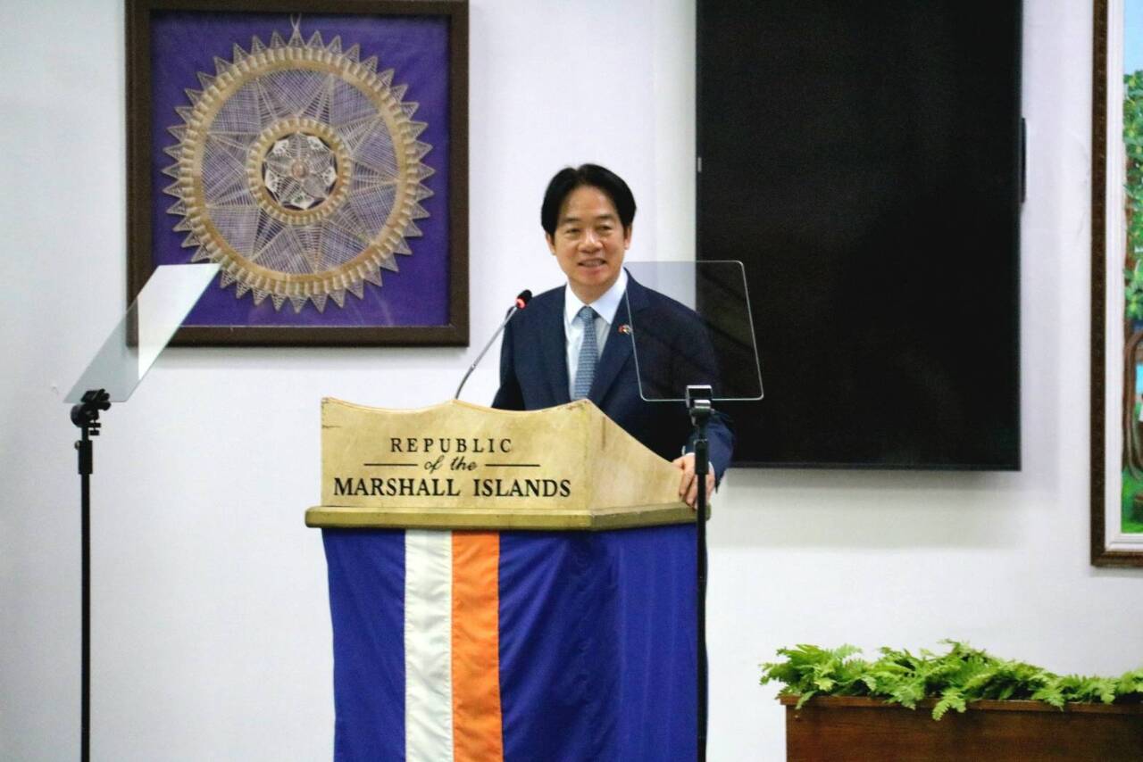 賴總統赴馬紹爾國會演說 宣布提供馬國優惠貸款購買新飛機