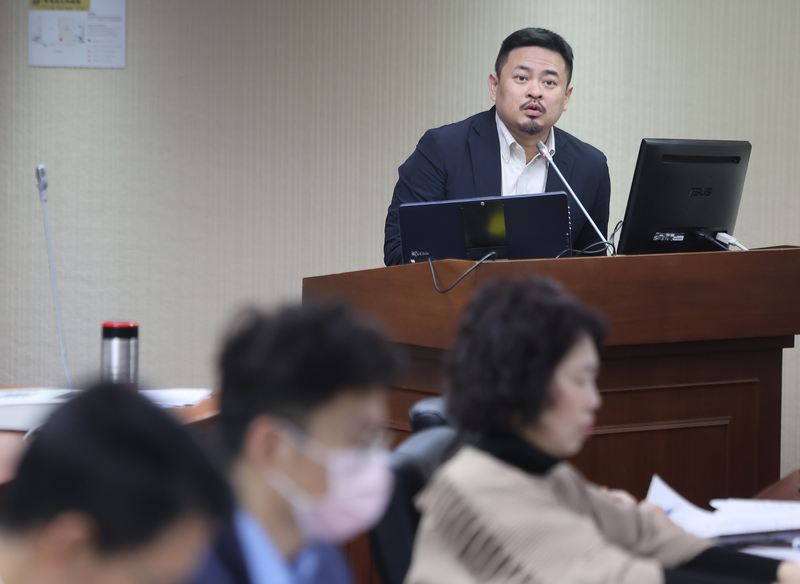 檢討就安基金 勞長承諾3個月內研議降低雇主負擔