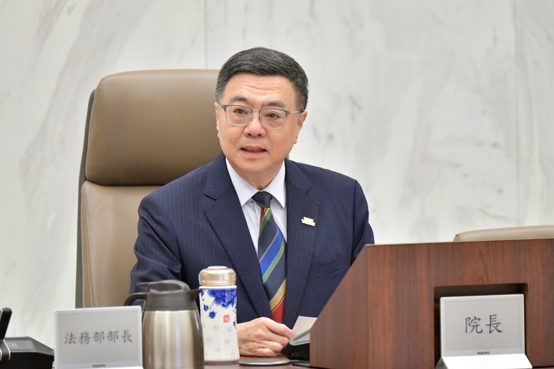 勇鷹高教機墜海飛行員跳傘獲救 卓揆指示國防部釐清原因