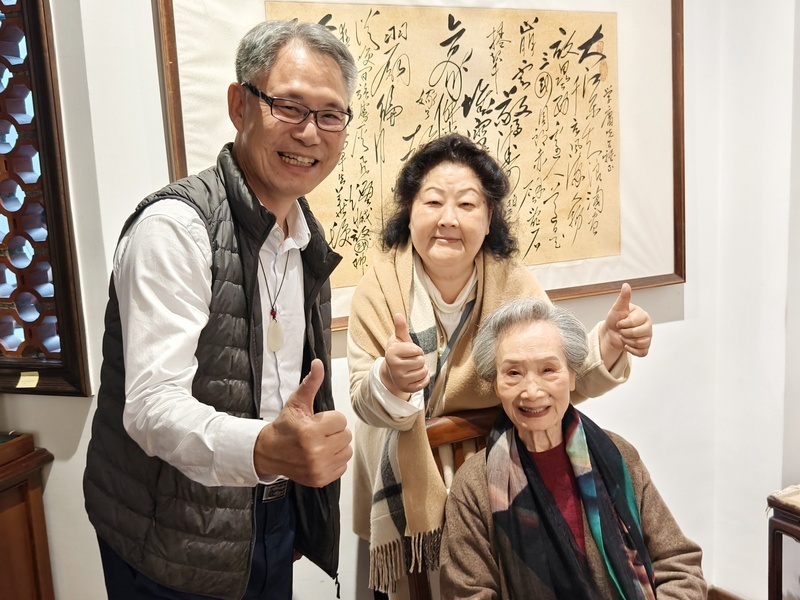 音樂人劉玄詠上任奧地利大使 出發前探望申學庸