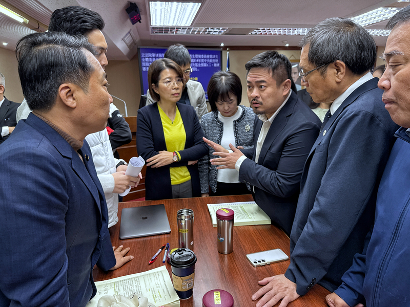 就安基金遭濫用？洪申翰：不迴避問題 把關機制討論中