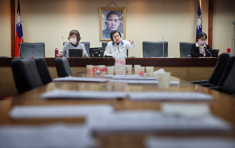徐欣瑩譴責官員離席不備詢 政院：遺憾