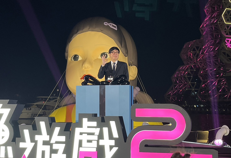 「魷魚遊戲」國際宣傳串聯高雄  陳其邁扮孔劉