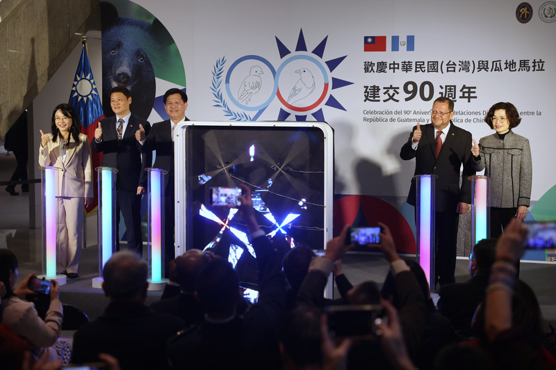 101點燈賀台瓜建交90年  瓜國大使：在台找到真摯朋友