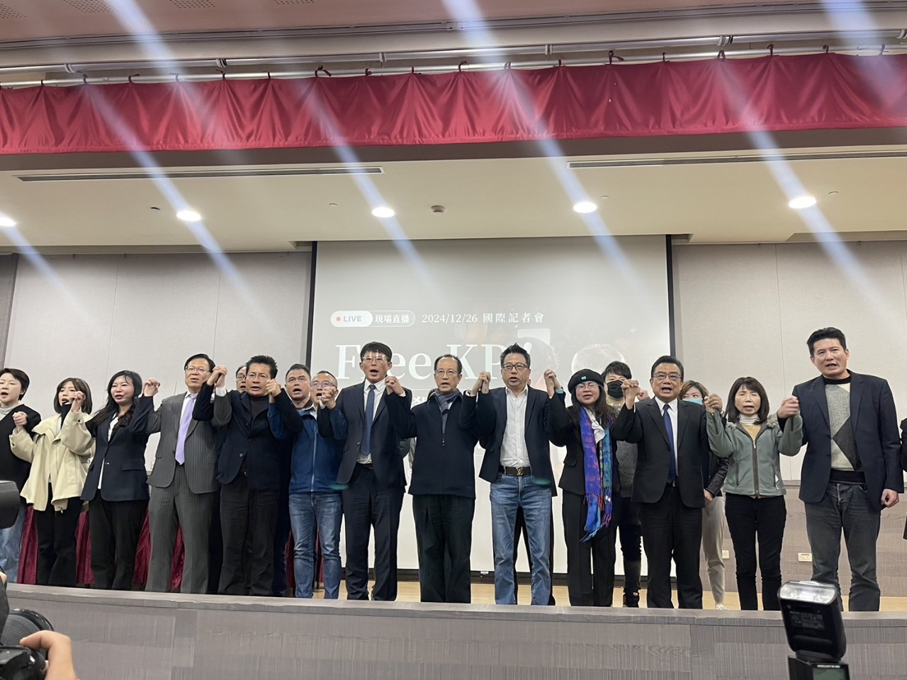 柯文哲遭起訴重刑28年半 民眾黨：仍相信柯文哲是清白絕不收賄