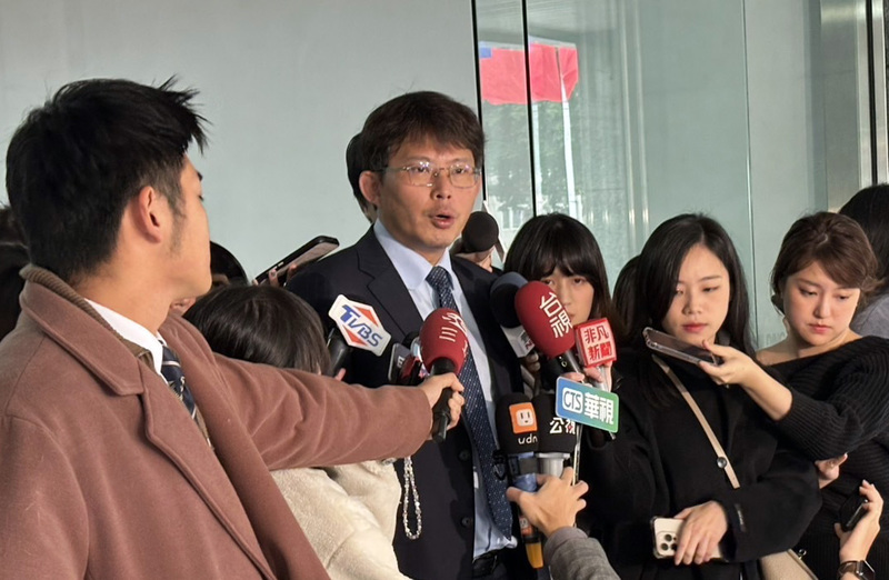 柯文哲請辭黨主席 民眾黨湧3000人入黨潮