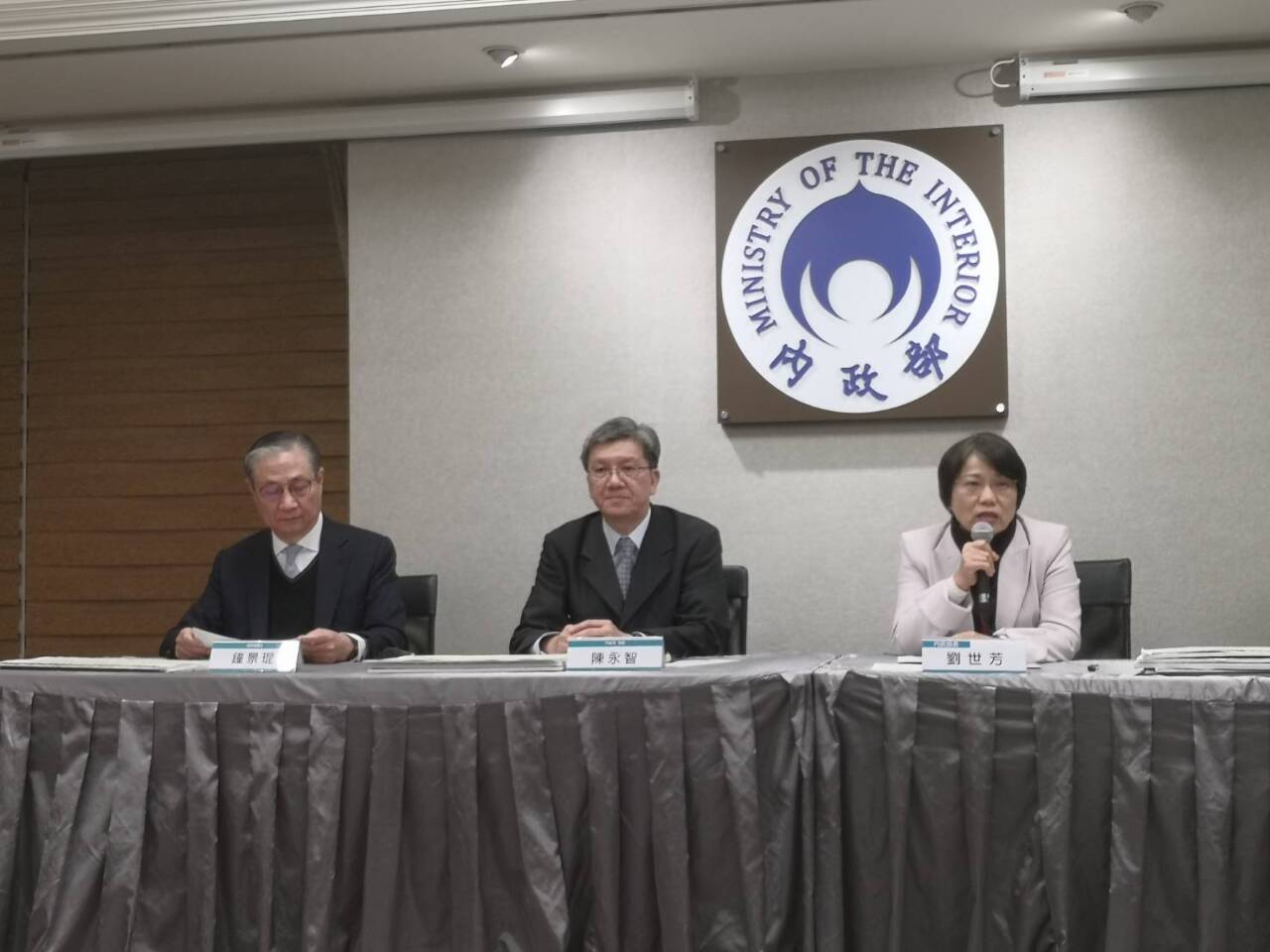 持續鬆綁法令攬才 內政部：已有330位歸化為「正港台灣人」