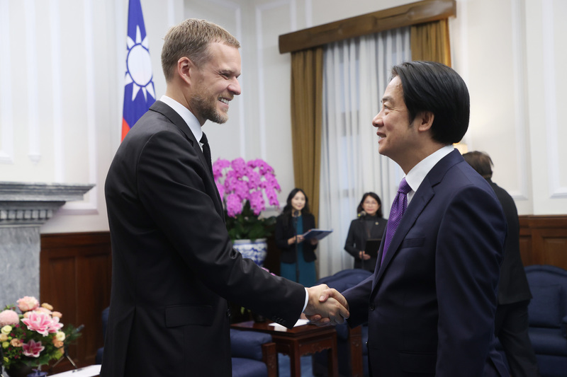 頒授特種大綬景星勳章 賴總統感謝立陶宛前外長成為台立關係關鍵推手