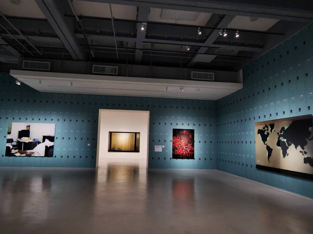 以紙張與攝影重製現實 托瑪斯・德曼30年回顧展北美館揭幕