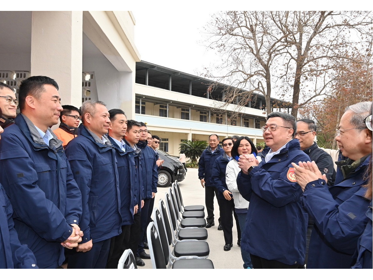 卓揆：對面海警船少來一點 我們就會多快樂一點
