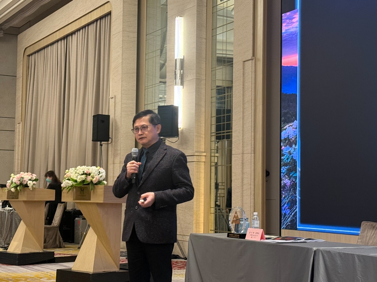 台電補貼千億預算遭刪 童子賢抱屈：台電用虧損補貼全民