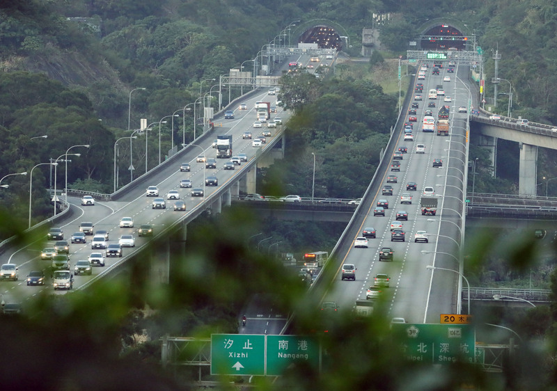 春節連假首日凌晨國道車流量增加  估7路段壅塞