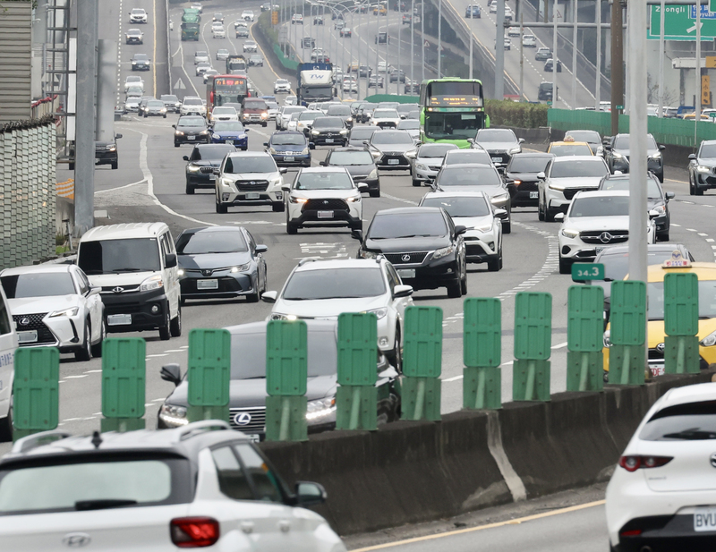 小年夜國道有9大地雷路段 高公局估上午南向車潮多