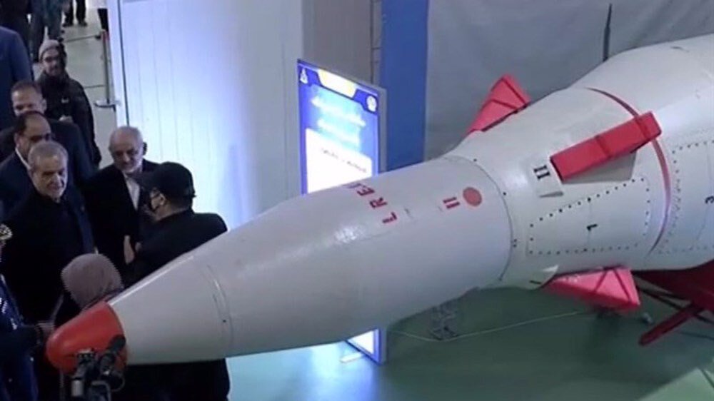 展示武力 伊朗推出新型彈道飛彈射程可達1700公里