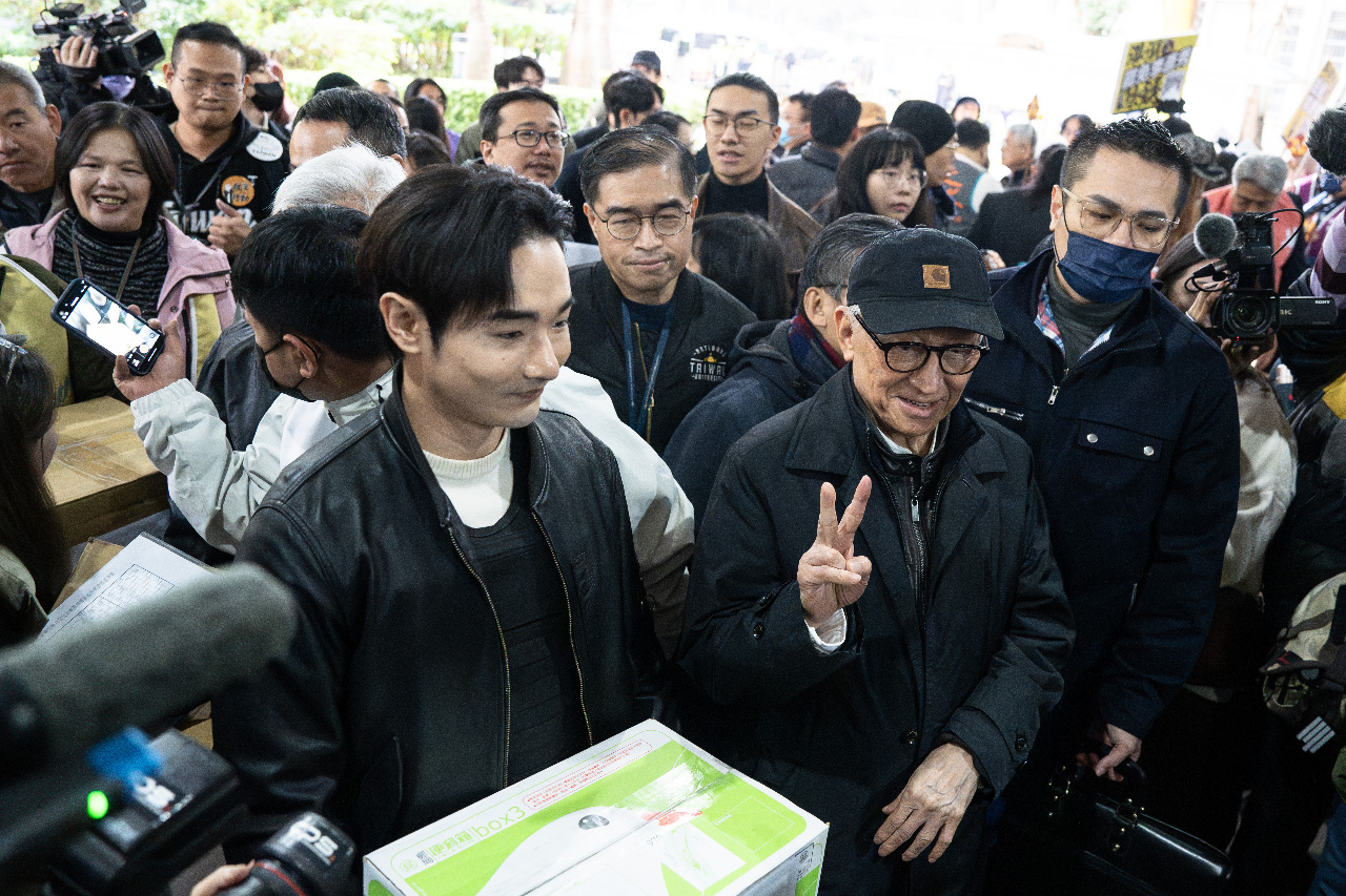 全台大罷免送件 曹興誠：讓國際瞭解台灣有決心捍衛民主