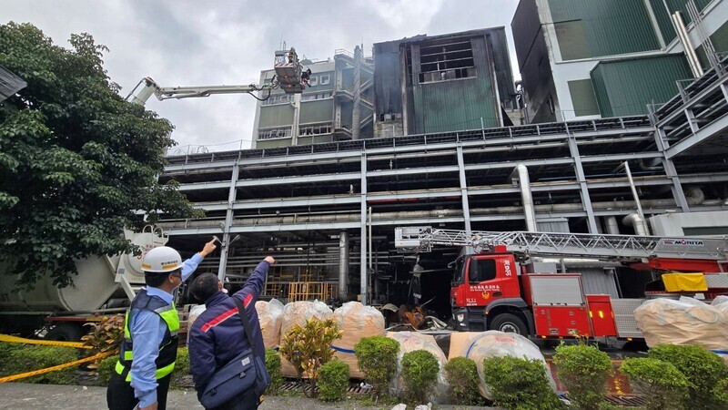 新竹縣遠東化纖廠氣爆釀2死19傷 職安署勒令停工