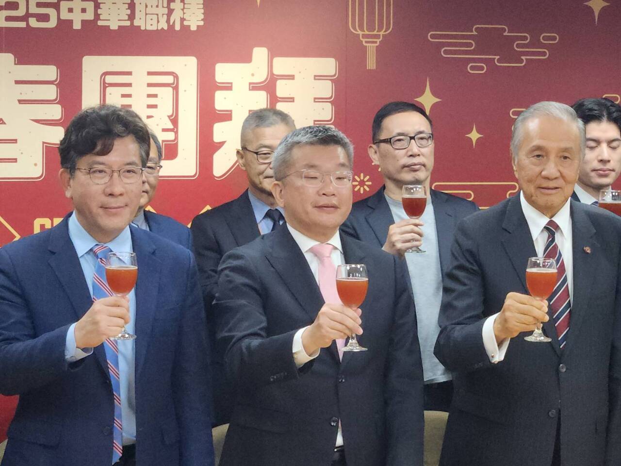 蔡其昌中職新春團拜許3願望 宣布聯盟將另覓新辦公室