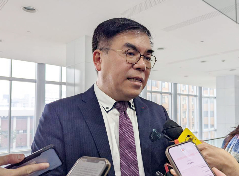 川普禁紙吸管、反風電 彭啓明：台灣限塑、再生能源政策不變