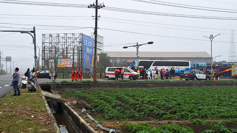 進香團遊覽車嘉義追撞  24人受傷送醫