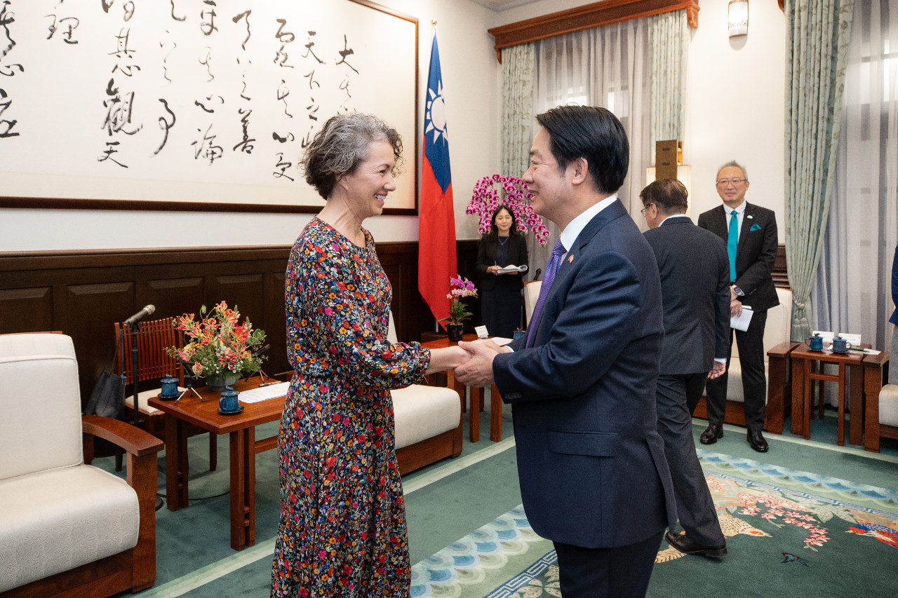 接見英國國會小組 總統盼台英儘速簽訂ETP子協議