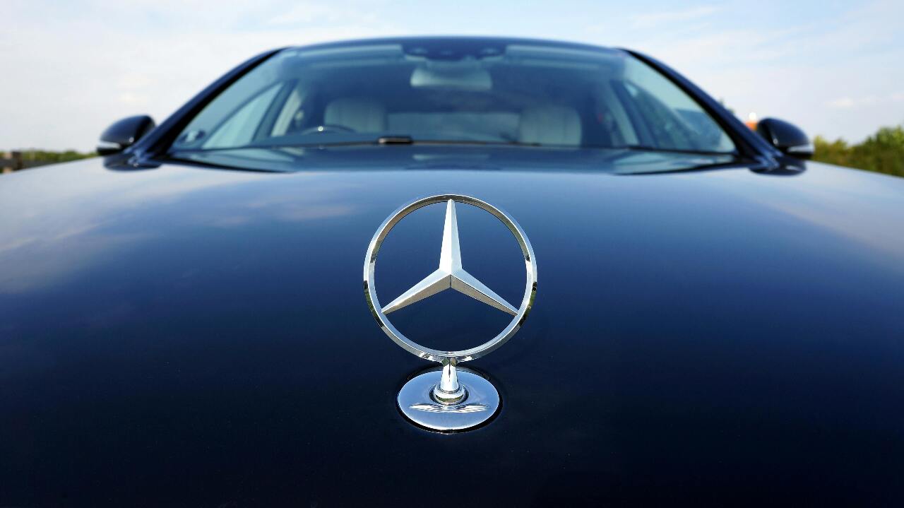 德國汽車產業壞消息不斷 賓士2024年淨利下跌28%