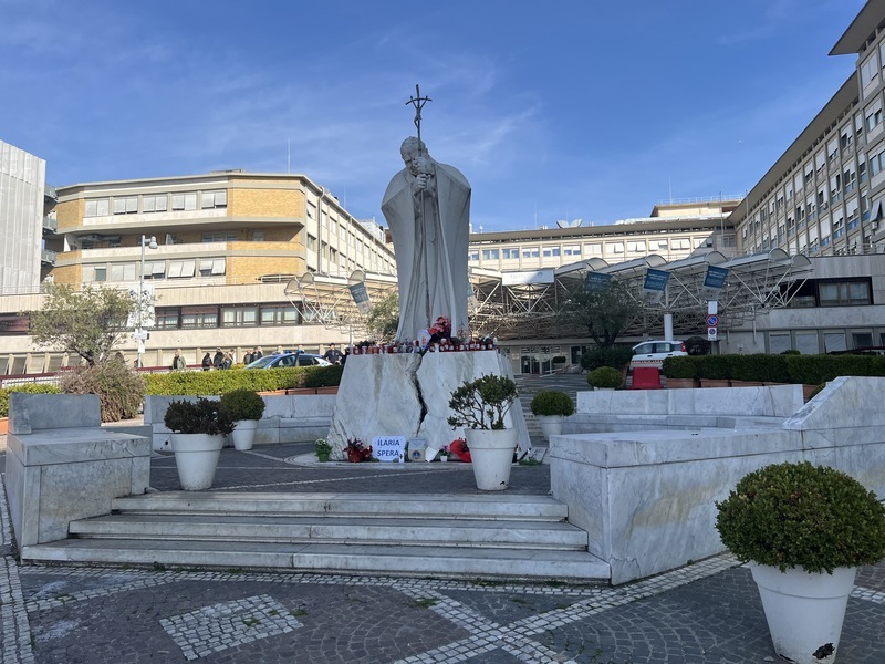 梵蒂岡：教宗病情仍危急 但意識清醒