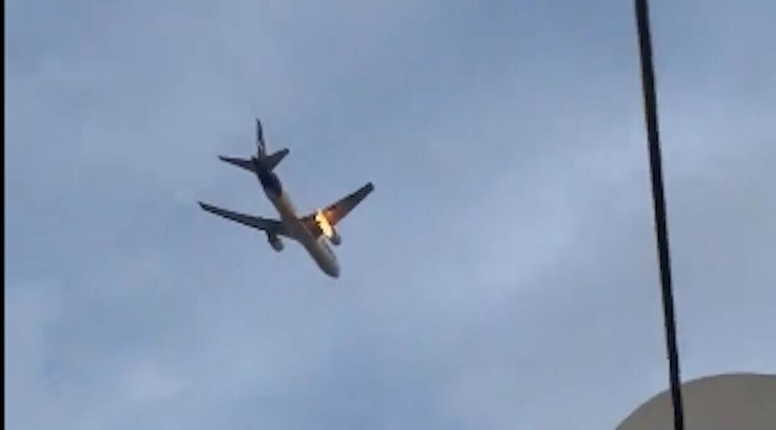 發動機遭鳥擊起火 聯邦快遞貨機迫降紐瓦克機場