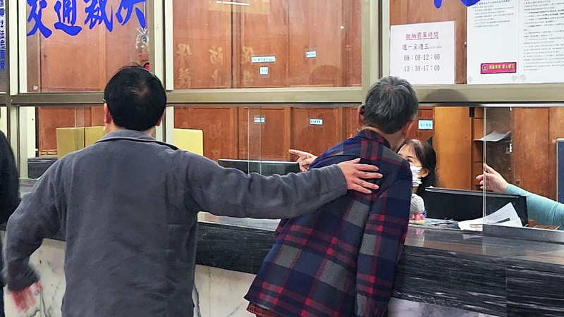 藍指隨扈遭停職打壓    警署：影響警察形象已歸建