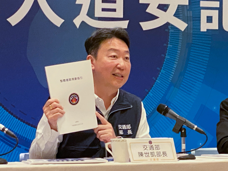 去年交通死亡兩數據創新低 陳世凱：人行道將於今年加長加寬