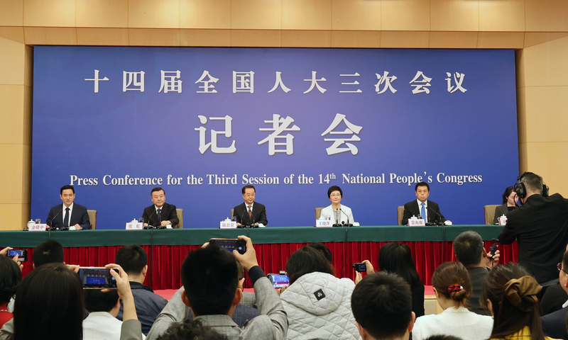 中國兩會／大專畢業生上看1222萬 官方：頒政策穩招聘規模