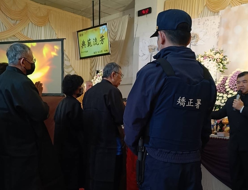 府擬派代表赴柯文哲爸爸告別式 柯家婉拒
