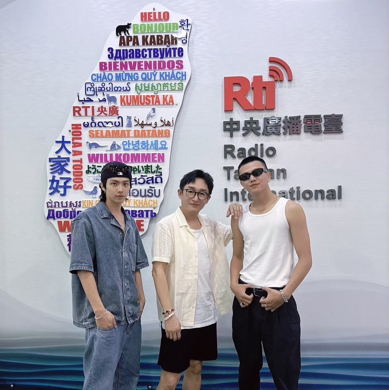 兩個不同的個體，像獨立又像共生，那些平行與交集的人生，如何在音樂中融合重生？！