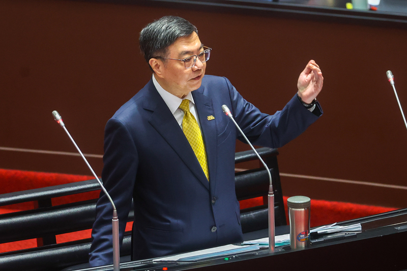恢復軍事審判昨是今非？卓揆：不同款也不同師傅與過去截然不同