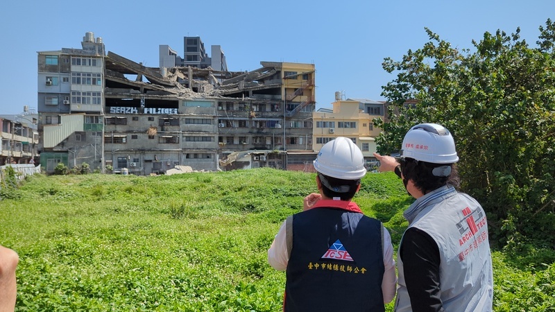 台中清水民宅部分倒塌 初判有海砂屋狀況