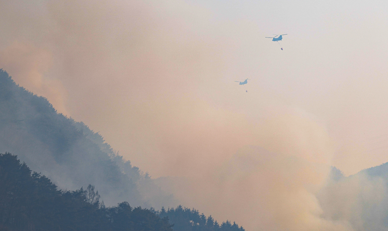 韓國大邱野火 消防直升機救災途中墜毀1飛行員身亡