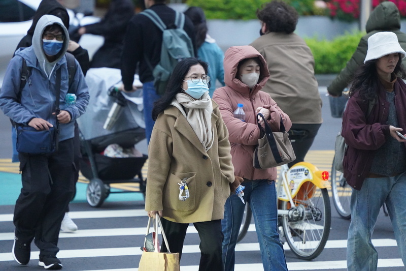 天氣冷且易下雨 白天北部、東北部僅15度