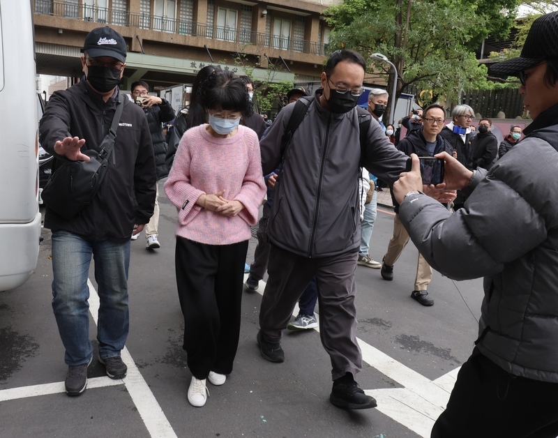 柯文哲手術順利取出腎結石 將住院一天觀察