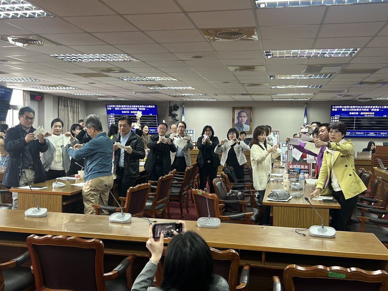 司委會國會擴建周萬來未出席 民進黨批：未善盡義務提案移送懲戒