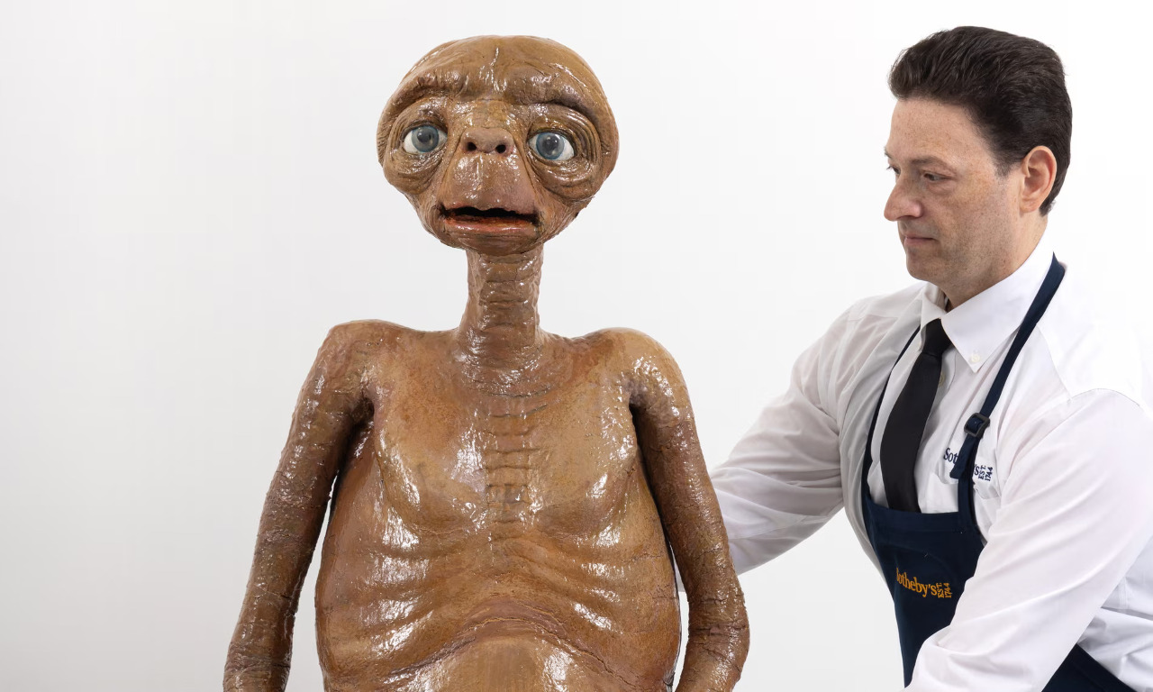 E.T.無家可歸 電影「外星人」模型拍賣未售出