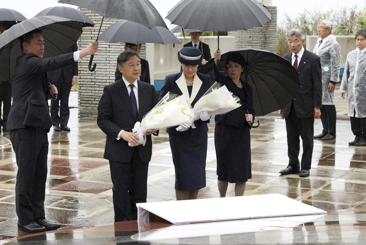 時隔30年皇室再訪 日天皇夫婦登硫磺島悼戰亡者