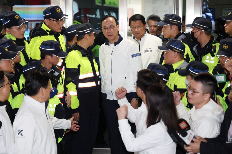 朱立倫赴警局說明北檢案後離開  警將函送