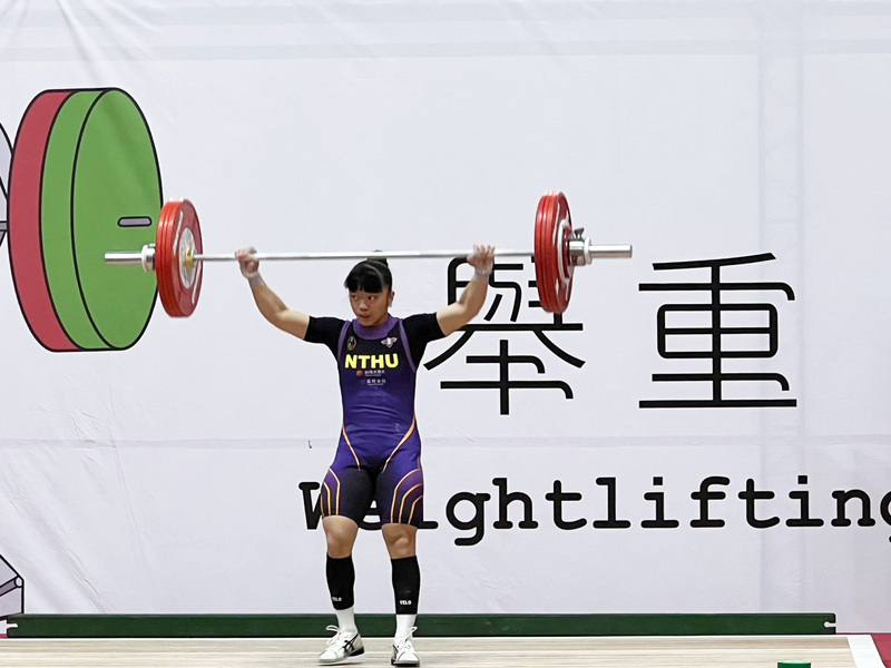 舉重亞錦賽 台灣小將陳冠伶包辦3銀