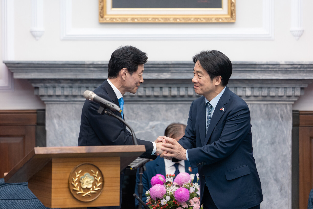 總統盼台日強化非紅供應鏈 西村康稔指「台灣有事等於世界有事」